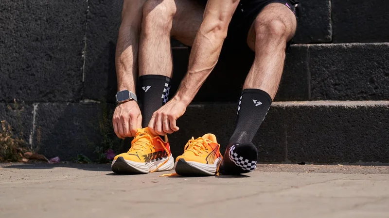 Preparazione delle scarpe prima della corsa